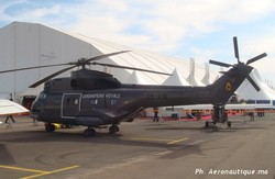 Un hélicoptère de la gendarmerie Royale - AeroExpo Marrakech 2008 Un hélicoptère de la gendarmerie Royale - AeroExpo Marrakech 2008