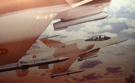 Maquette d'un avion F16 aux couleurs des FRA présentée par Lockheed Martin au salon AéroExpo - Photo Aeronautique.ma