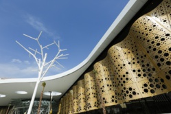 Visite guidée à travers le nouveau terminal de l'aéroport Marrakech Menara Visite guidée à travers le nouveau terminal de l'aéroport Marrakech Menara