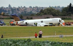 Atterrissage sur le ventre en 2009 en Allemagne d'un avion Fokker100