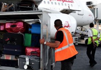 Tunisair : Sit-in du personnel au sol pour être prioritaire dans le processus de vaccination Tunisair : Sit-in du personnel au sol pour être prioritaire dans le processus de vaccination