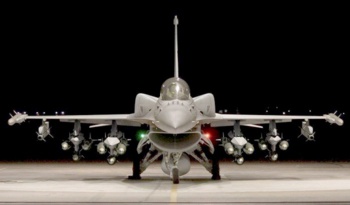 F16 in Hangar - Ph. LH Martin