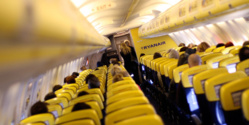 Fumée dans l'avion du vol de Ryanair reliant Tanger à Dusseldorf Fumée dans l'avion du vol de Ryanair reliant Tanger à Dusseldorf