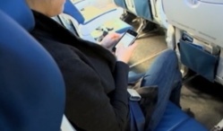 Les téléphones portables et tablettes peuvent rester allumés dans les avions européens Les téléphones portables et tablettes peuvent rester allumés dans les avions européens