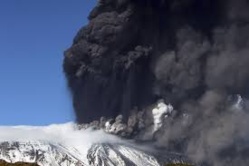 L’aéroport de Catane fermé à cause de l'Etna, vingt-deux vols ont été annulés L’aéroport de Catane fermé à cause de l'Etna, vingt-deux vols ont été annulés