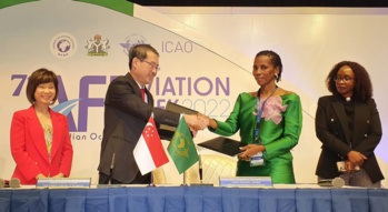 Singapour fournira des formations aux professionnels de l'aviation en Afrique et dans les pays arabes Singapour fournira des formations aux professionnels de l'aviation en Afrique et dans les pays arabes