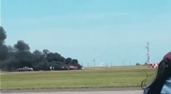 Crash d'un Biplan lors du Travis Air Force Base air show en Californie Crash d'un Biplan lors du Travis Air Force Base air show en Californie