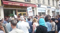 Rassemblement devant l’agence d'Air Algérie à Paris contre la Cherté des billets vers l'Algérie