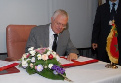 Royal Air Maroc: Convocation du PDG devant le parlement suite aux plaintes de passagers Royal Air Maroc: Convocation du PDG devant le parlement suite aux plaintes de passagers