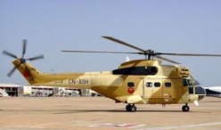 Les Forces Royales Air évacuent 40 personnes par hélicoptère cernées par les pluies au sud de Guelmim Les Forces Royales Air évacuent 40 personnes par hélicoptère cernées par les pluies au sud de Guelmim