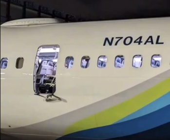 Une porte saute en plein vol, plusieurs compagnies aériennes clouent au sol leurs Boeing 737-9 Une porte saute en plein vol, plusieurs compagnies aériennes clouent au sol leurs Boeing 737-9