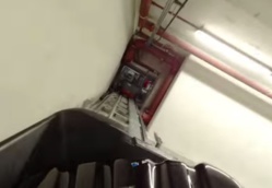 Suivez votre valise dans les labyrinthes de l'aéroport Schiphol (Vidéo) Suivez votre valise dans les labyrinthes de l'aéroport Schiphol (Vidéo)