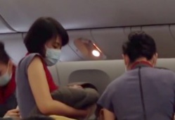 Une Taiwanaise accouche à 30000 pieds d'altitude (Vidéo) Une Taiwanaise accouche à 30000 pieds d'altitude (Vidéo)