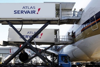 Royal Air Maroc prend le contrôle total d'Atlas Servair avec l’acquisition des 40% restants du capital et des droits de vote Royal Air Maroc prend le contrôle total d'Atlas Servair avec l’acquisition des 40% restants du capital et des droits de vote