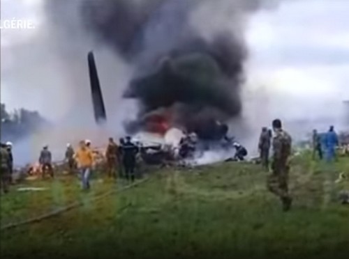 Le crash d'un avion militaire en Algérie fait 257 morts
