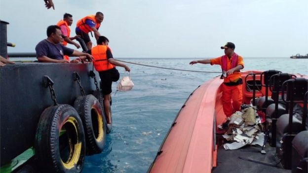 Un avion de Lion Air s'abîme au large des côtes indonésiennes faisant 189 morts