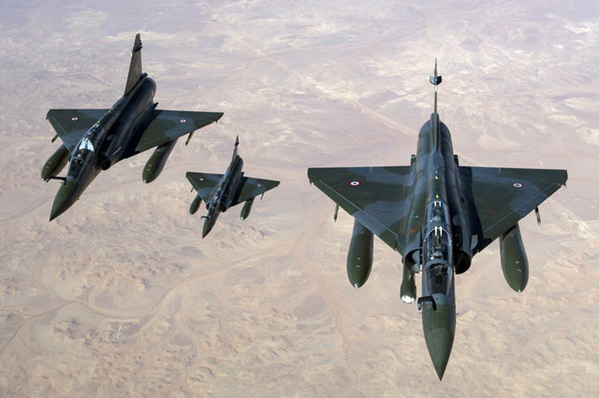 L'Algérie interdit son ciel aux avions militaires français