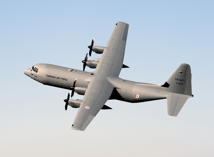 L’Armée de l’air tunisienne reçoit son second avion militaire Hercule C-130J