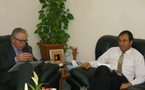 Mr Amara rencontre Mr Benbrahim au sein du Ministère de l'industrie du Commerce et des Nouvelles Technologies