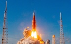 Retour des vols habités lunaires : succès d'Artemis II avec Boeing et Airbus