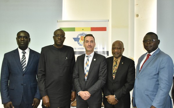 Sidy Gueye (2ème à gauche), Directeur général de l’ANACIM, avec l'équipe chargée de l'audit