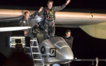 Solar Impulse atterrit à Ouarzazate après 17 heures de vol