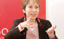 Habiba Laklalech, DGA chez Royal Air Maroc, décorée par S.M. le Roi