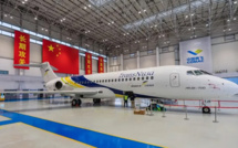 L'avion de ligne chinois ARJ21 achève son vol de démonstration dans des zones à haute altitude