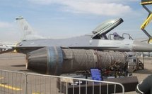 Le F16 vedette du Salon AeroExpo
